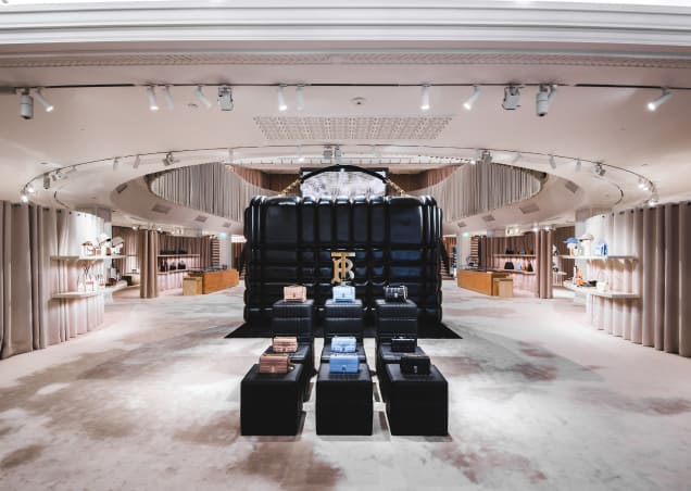 Burberry Avenue Montaigne — Paris Flagship